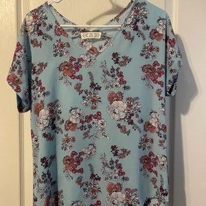 Pink Rose blue floral top